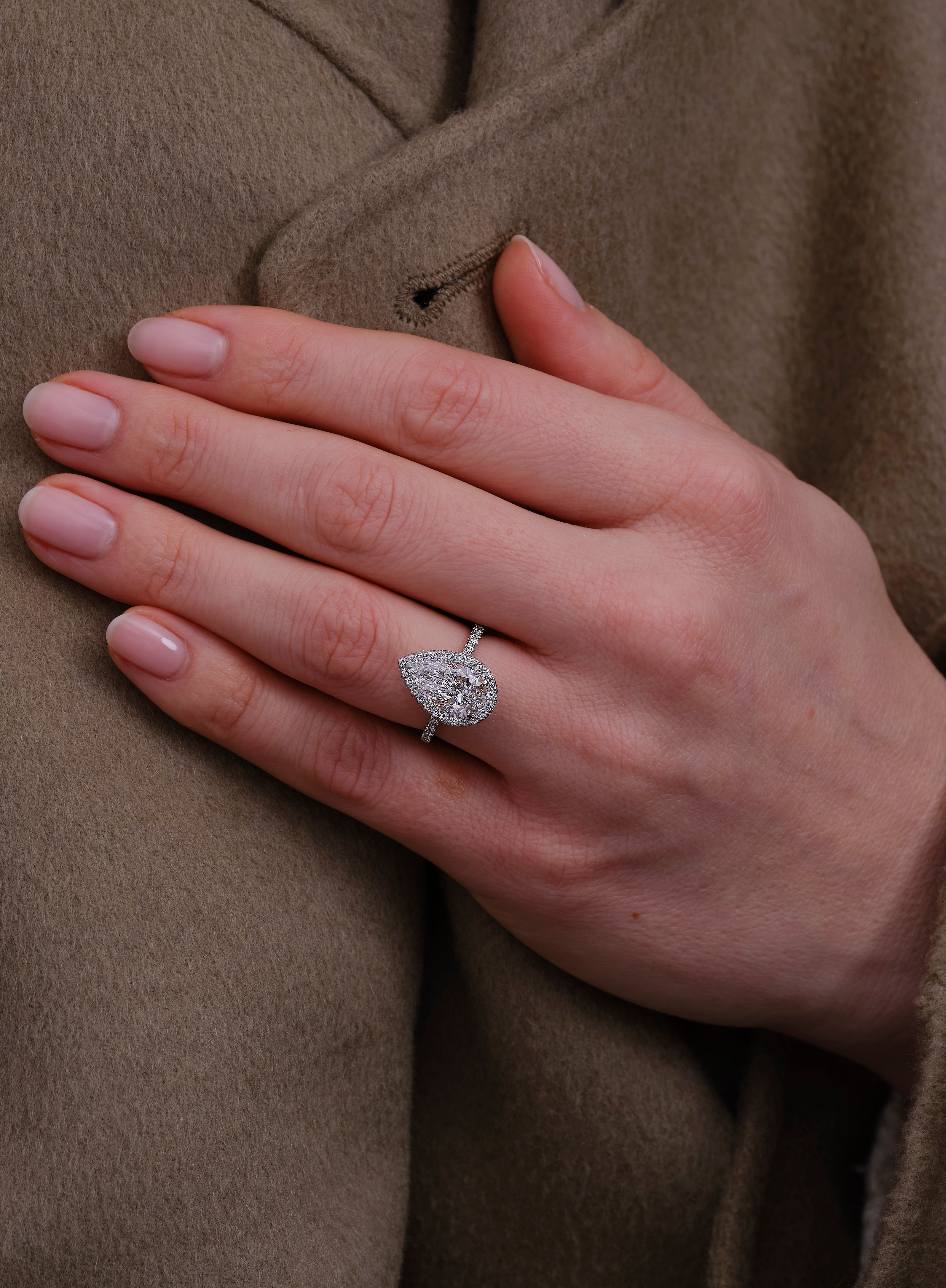 2.70ct Pear 2D Seamless Halo Lab Grown Diamond Engagement Rings.