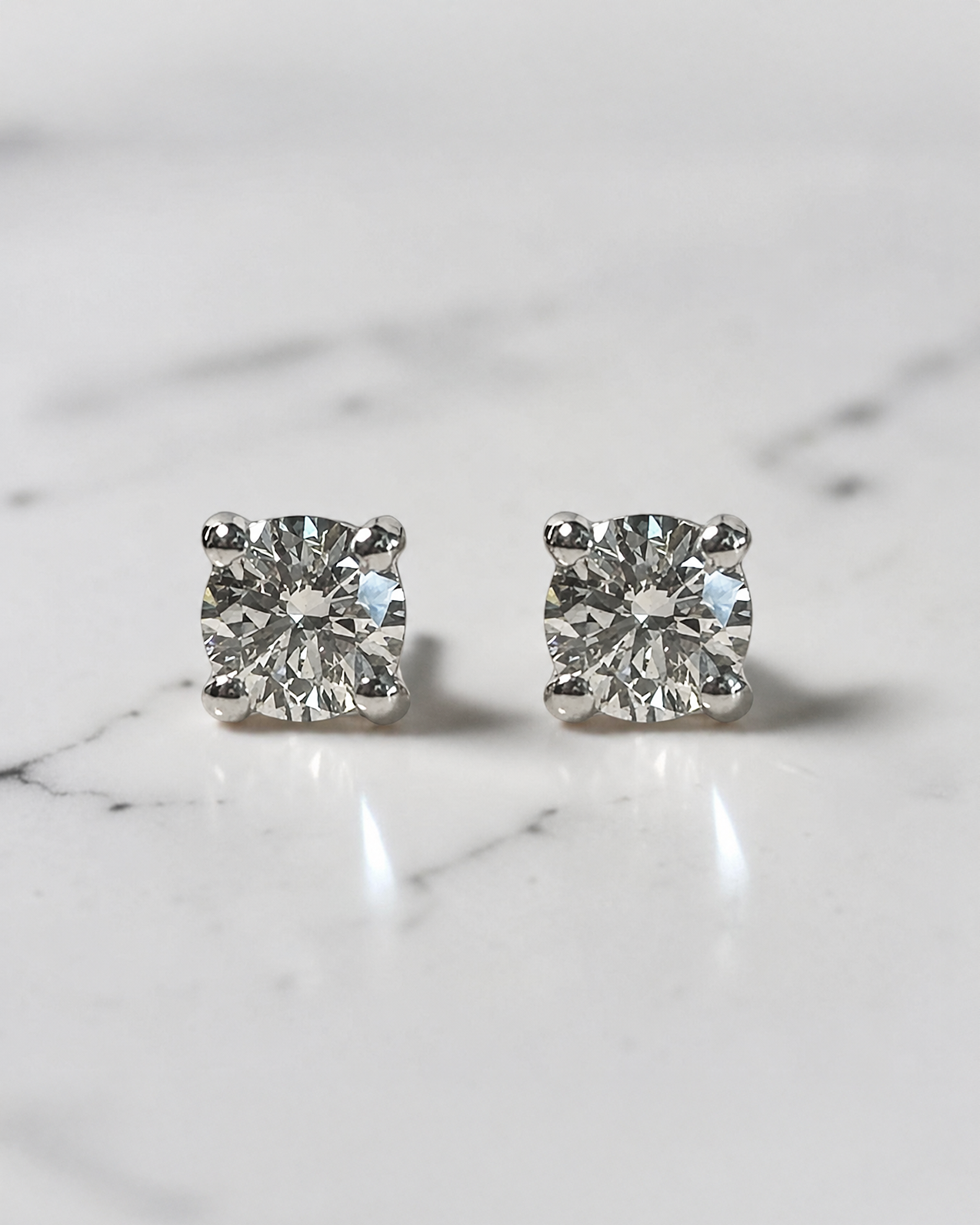 0.30ct Round Brilliant Cut Diamond Stud Earrings