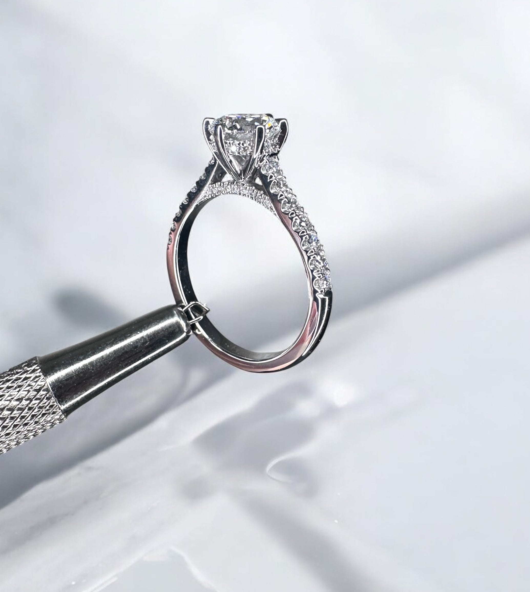 1.25ct Round diamond Cathedral Setting engagement ring 