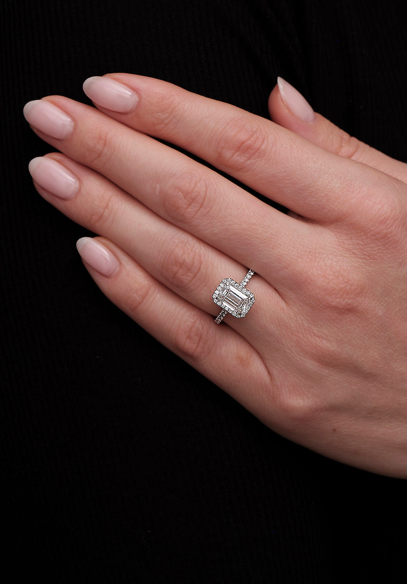 2ct Emerald Seamless Halo lab grown diamond engagement rings in London