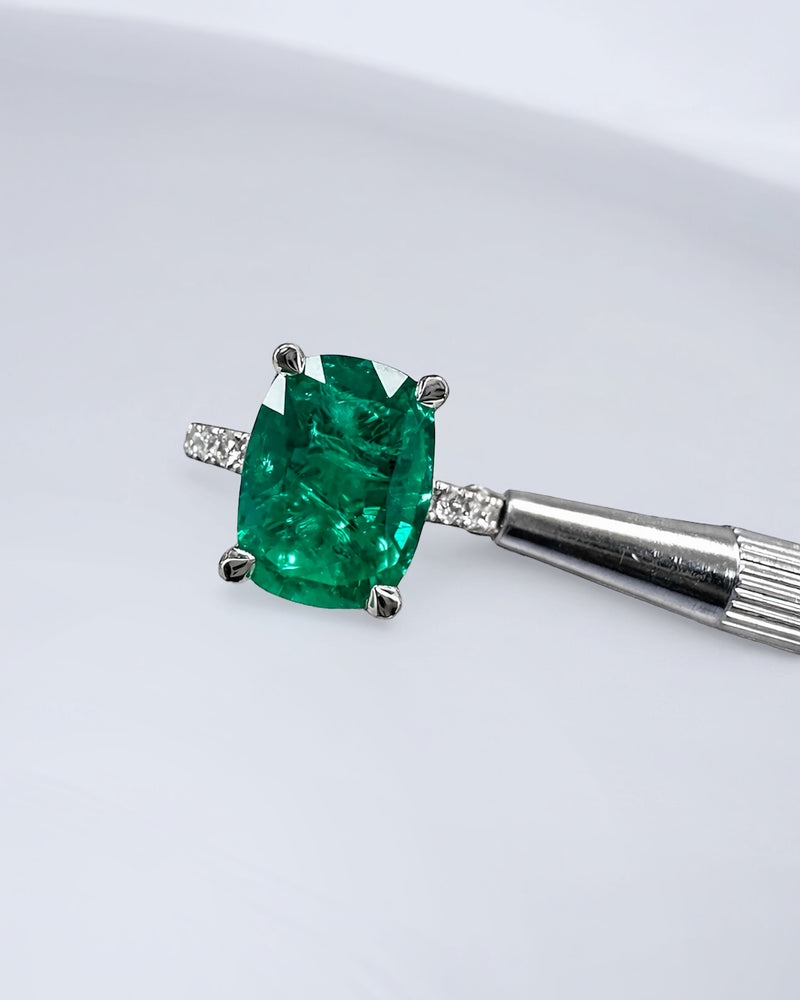 5ct cushion lab grown green emerald statement engagement ring with diamond split shoulder design platinum or 18kt white gold