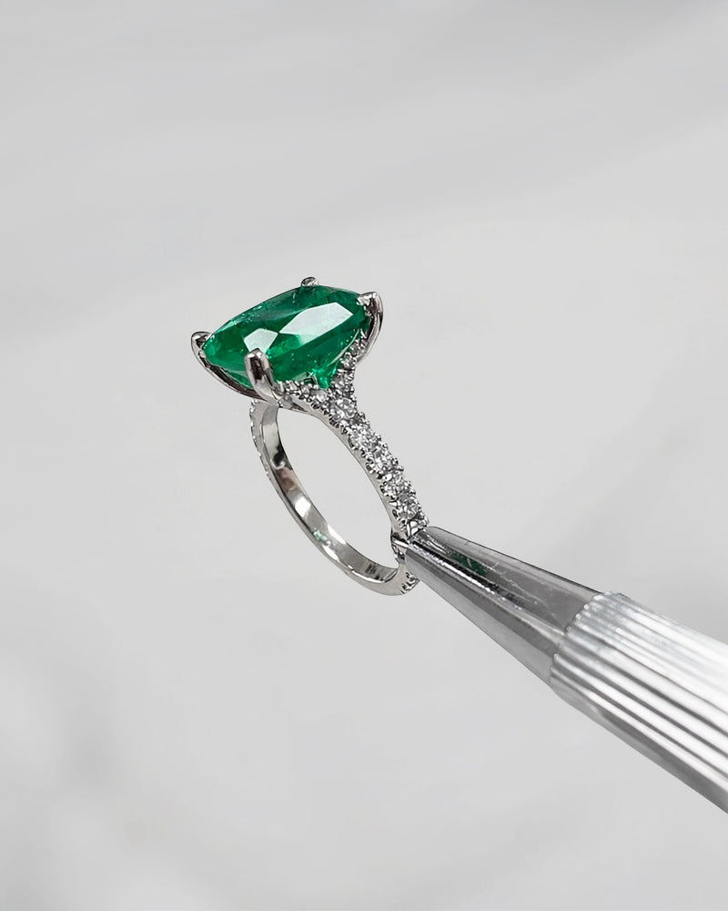 5ct cushion lab grown green emerald statement engagement ring with diamond split shoulder design platinum or 18kt white gold