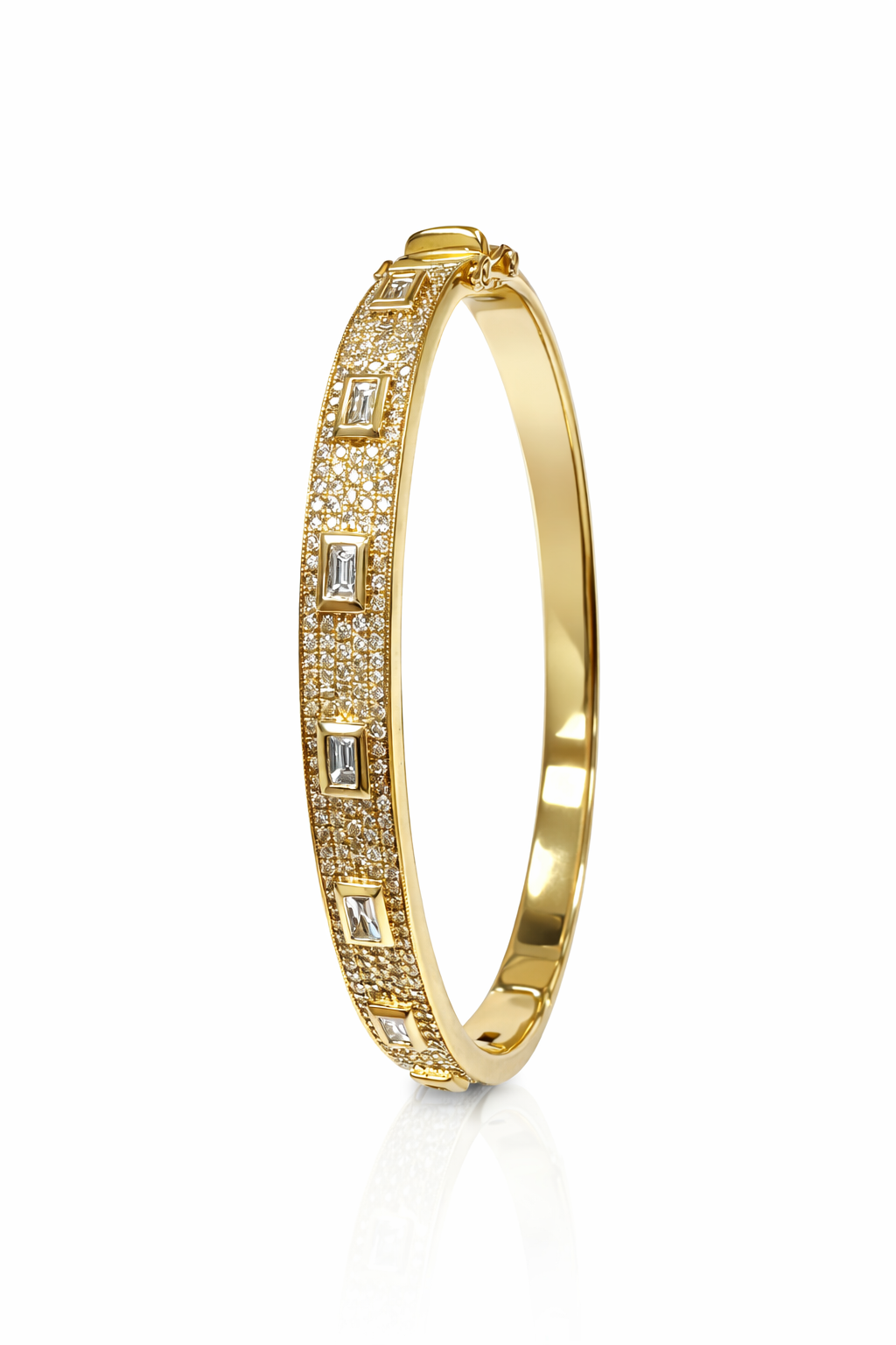 Diamond bangle in yellow gold with baguette and round brilliant cut diamonds