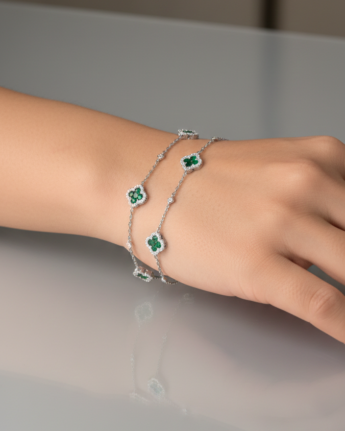 Green emerald Diamond chain clover motif gold bracelet fine jewellery, London, Layla Diamonds