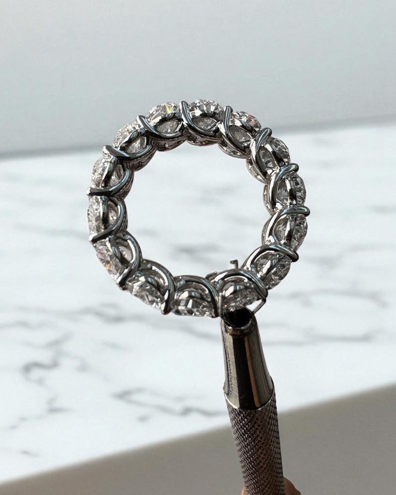 Side profile of the massive 10ct oval diamond band, part of our oval diamond engagement rings range.