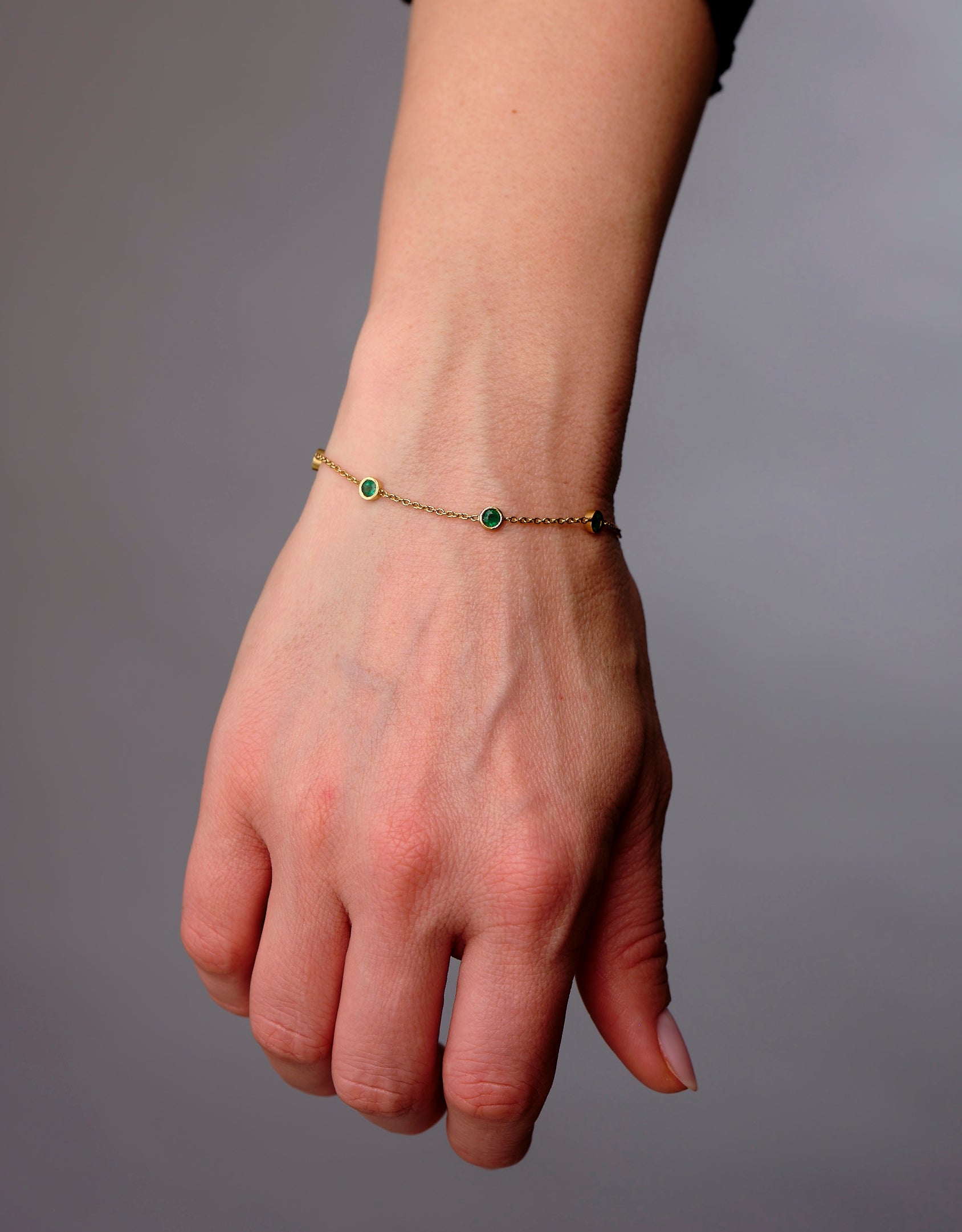 Emerald Bezel Chain Bracelet