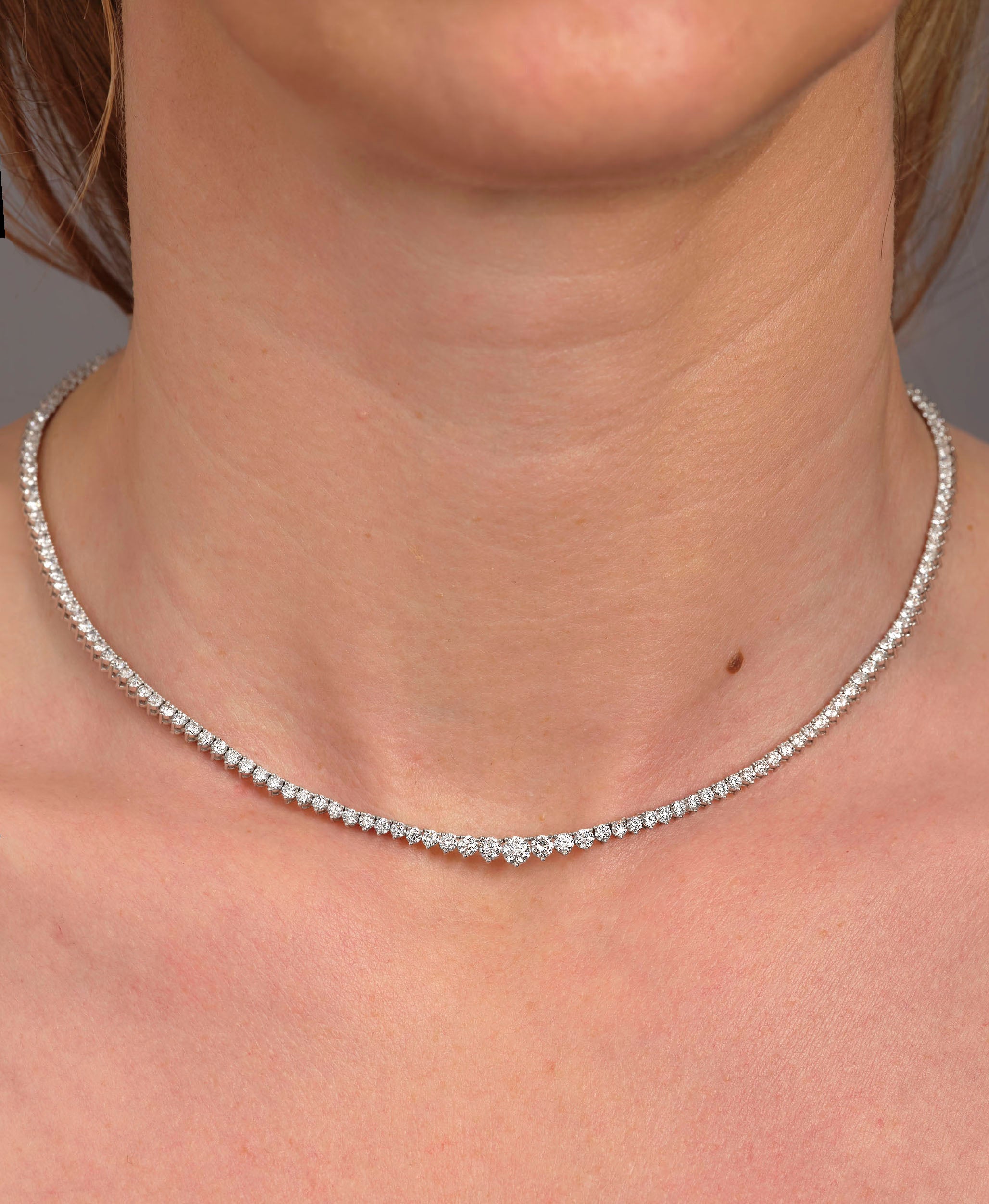 8ct Graduated Necklace