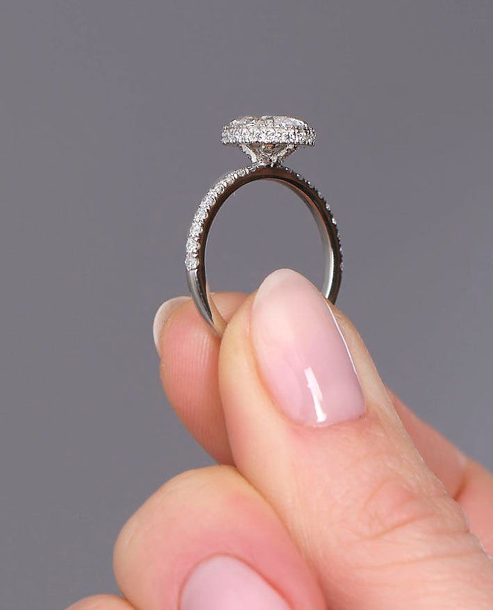 1ct Oval Seamless 2D Halo Lab Grown Diamond Engagement Rings in London.