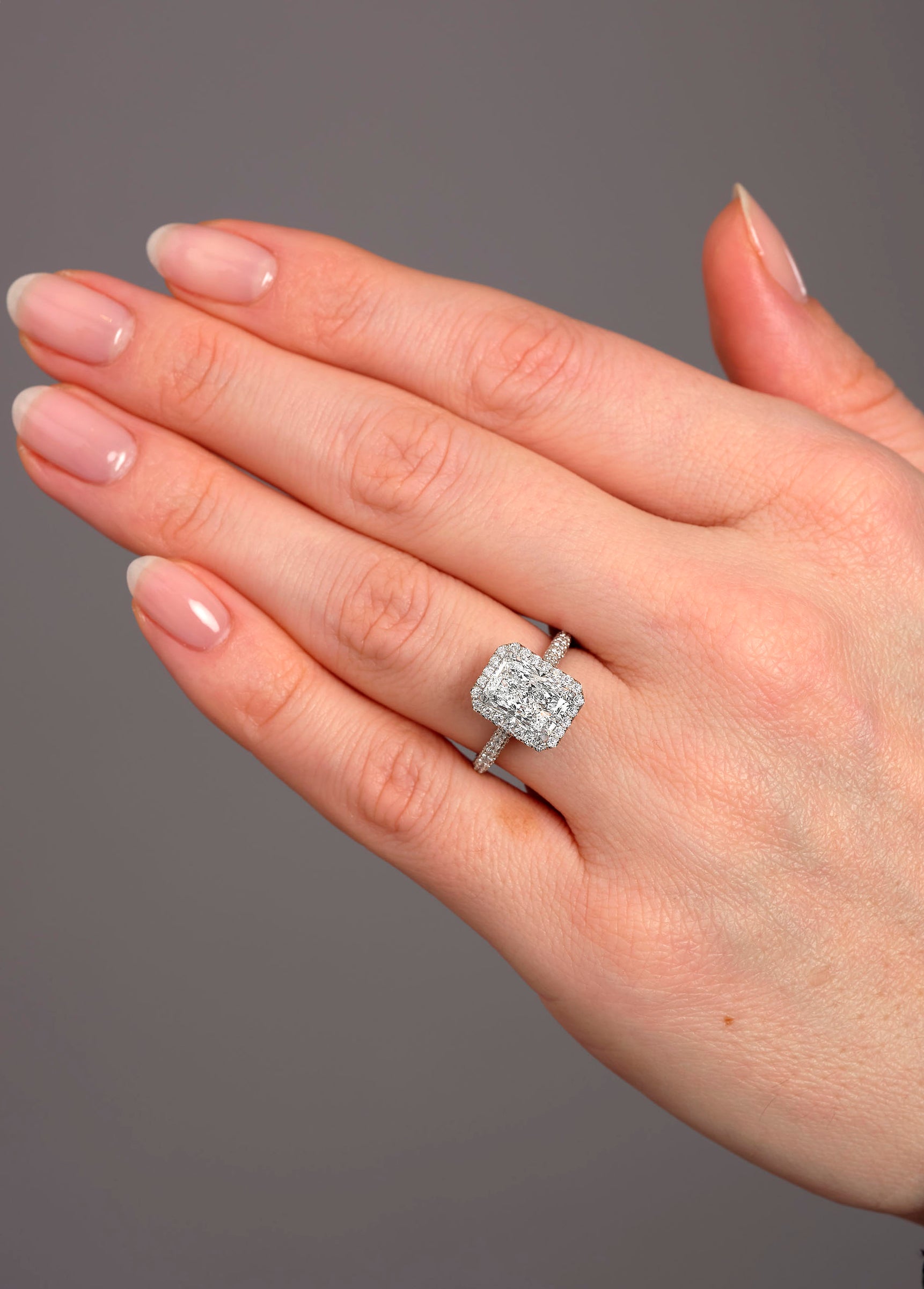 3ct Radiant Halo 3D Band